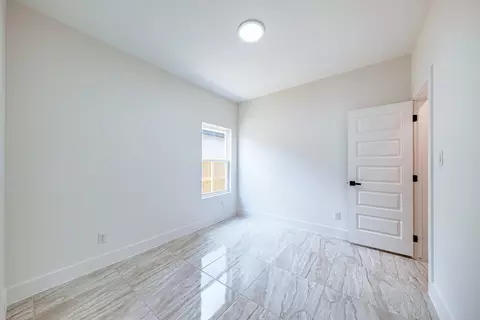Bedroom - 2229 Caimito Lp, Laredo, TX 78046 photo 4 of 4