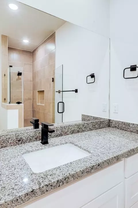 Bath - 2229 Caimito Lp, Laredo, TX 78046 photo 1 of 2