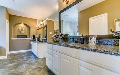 Bath - 959 Cherrystone Loop, Buda, TX 78610 photo 1 of 17