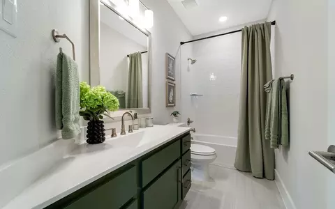 Bath - 16708 Flatlands Way, Celina, TX 75009 photo 15 of 17