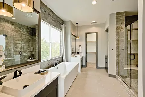 Bath - 2953 Garnet Way, Marina, CA 93933 photo 6 of 6