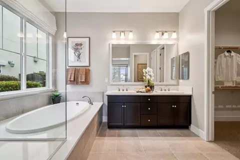 Bath - 2953 Garnet Way, Marina, CA 93933 photo 3 of 6