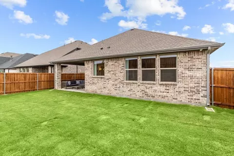 915 Sagebrush Trl, Sherman, TX 75092