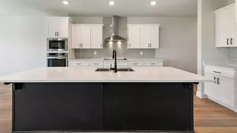 Kitchen - 13300 Sarsen Loop, Vancleave, MS 39565 photo 6 of 8