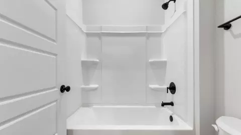 Bath - 13300 Sarsen Loop, Vancleave, MS 39565 photo 6 of 11