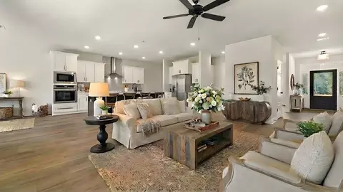 Living - 13300 Sarsen Loop, Vancleave, MS 39565 photo 2 of 6