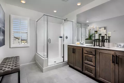 Bath - 6082 Landmark Way, Banning, CA 92220 photo 1 of 1