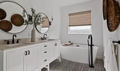 Bath - 5507 Kingdom Heights Blvd, Rosenberg, TX 77471 photo 1 of 3