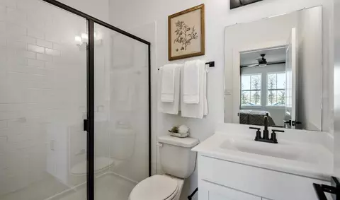 Bath - 5507 Kingdom Heights Blvd, Rosenberg, TX 77471 photo 3 of 3