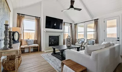 Living - 5507 Kingdom Heights Blvd, Rosenberg, TX 77471 photo 3 of 5
