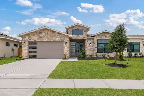1908 Greenbrier Ct, Rosenberg, TX 77471