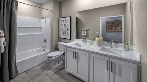 Bath - 800 Paitakis Ln, Ripon, CA 95366 photo 3 of 3