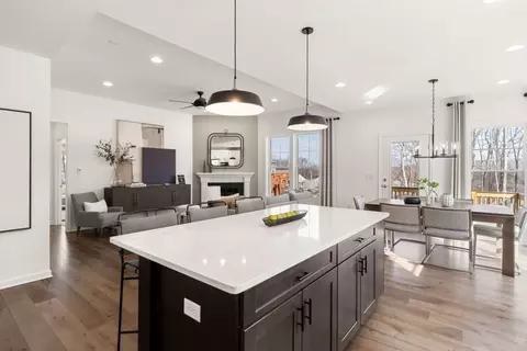 Kitchen - 4 Lloyd Cir, Norton, MA 02766 photo 4 of 6