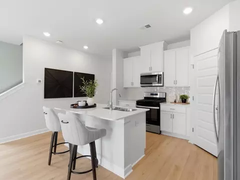 Kitchen - 117 Kerwin Ct, Greer, SC 29651 photo 4 of 6