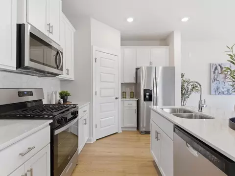 Kitchen - 117 Kerwin Ct, Greer, SC 29651 photo 6 of 6