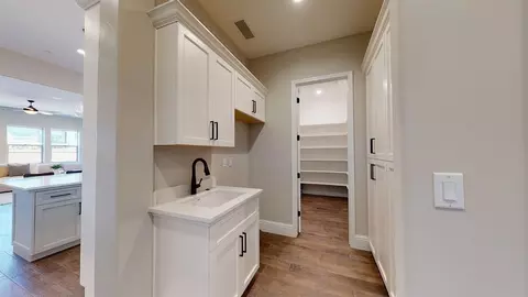 Other - 1667 N Twinberry Ave, Clovis, CA 93619 photo 2 of 7