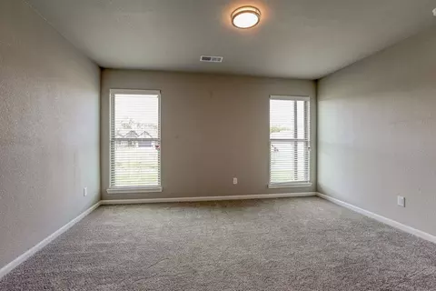 Bedroom - 19500 Ridgeview Rd, Spring Hill, KS 66083 photo 3 of 7
