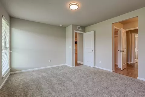 Bedroom - 19500 Ridgeview Rd, Spring Hill, KS 66083 photo 2 of 7