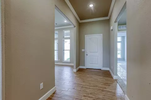 Entry Way - 19500 Ridgeview Rd, Spring Hill, KS 66083 photo 1 of 4
