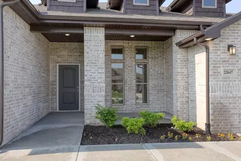 Exterior - 19500 Ridgeview Rd, Spring Hill, KS 66083 photo 4 of 9