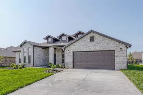 19500 Ridgeview Rd, Spring Hill, KS 66083