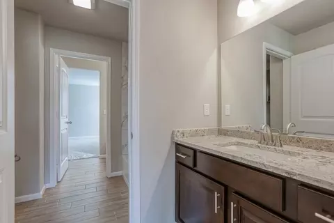 Entry Way - 19500 Ridgeview Rd, Spring Hill, KS 66083 photo 4 of 4