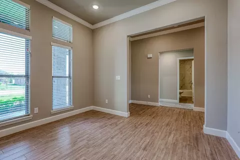 Living - 19500 Ridgeview Rd, Spring Hill, KS 66083 photo 2 of 10