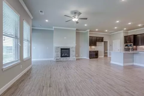 Living - 19500 Ridgeview Rd, Spring Hill, KS 66083 photo 5 of 10