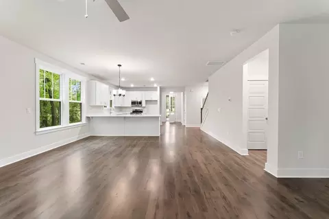 Living - 100 E South 7th St, Seneca, SC 29678 photo 3 of 3