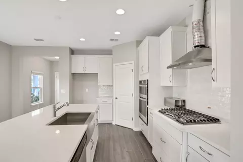 Kitchen - 182 Brook Forest Dr, Saint Augustine, FL 32092 photo 5 of 14
