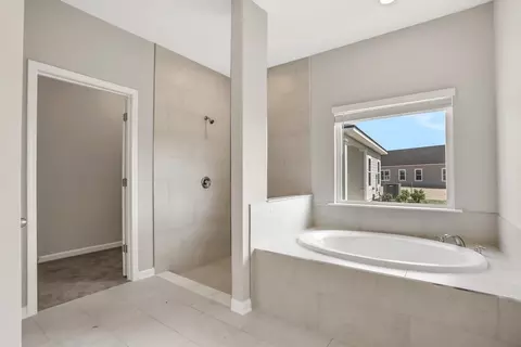 Bath - 182 Brook Forest Dr, Saint Augustine, FL 32092 photo 2 of 2