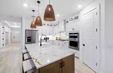 Kitchen - 7634 Addison Ave, Bradenton, FL 34210 photo 4 of 5