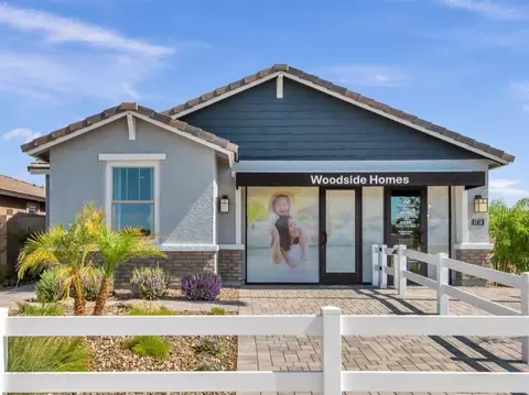 5716 W Mauna Loa Ln, Glendale, AZ 85306