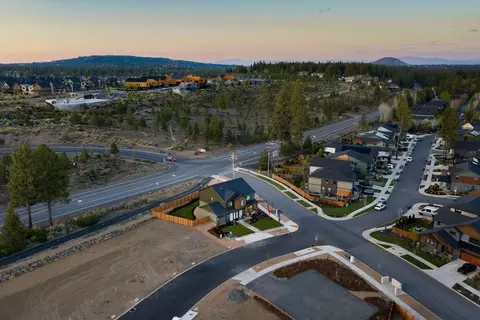 View/Area - 19276 SW Marshmallow Pl, Bend, OR 97702 photo 11 of 15