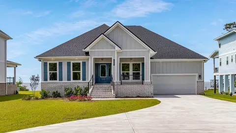 4983 Soundside Dr, Gulf Breeze, FL 32563