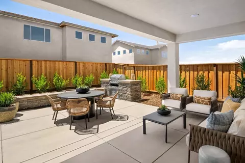Exterior - 379 Shaker Dr, Vacaville, CA 95687 photo 5 of 6