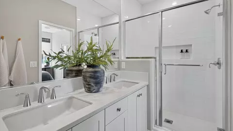 Bath - 500 Park Drive Unit #269, Carson, CA 90745 photo 2 of 5