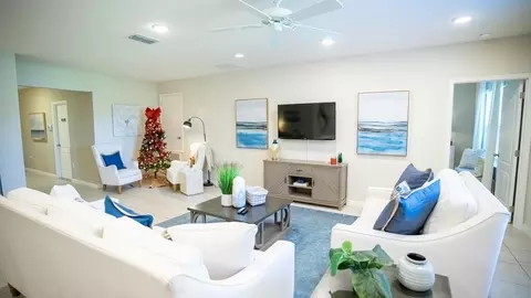 Living - 7035 Berwick Cir, Labelle, FL 33935 photo 1 of 5
