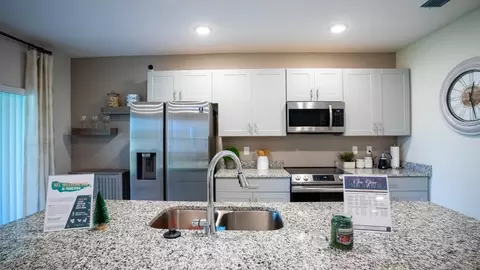 Kitchen - 7035 Berwick Cir, Labelle, FL 33935 photo 2 of 5