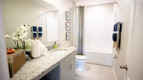Bath - 7035 Berwick Cir, Labelle, FL 33935 photo 3 of 7