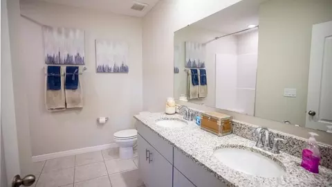 Bath - 7035 Berwick Cir, Labelle, FL 33935 photo 2 of 7
