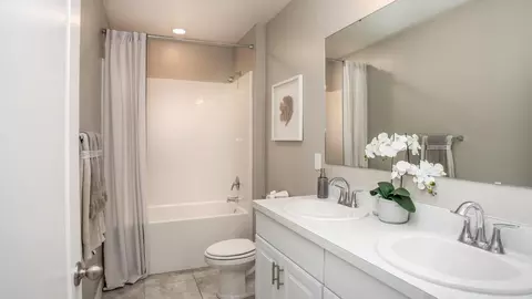 Bath - 7035 Berwick Cir, Labelle, FL 33935 photo 6 of 7