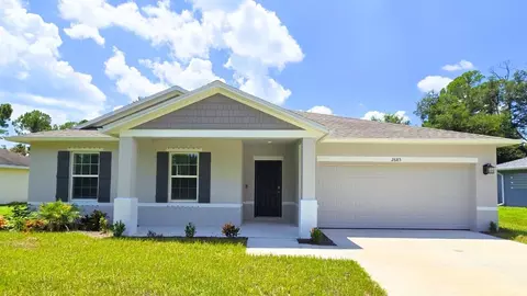 Exterior - 7035 Berwick Cir, Labelle, FL 33935 photo 5 of 8