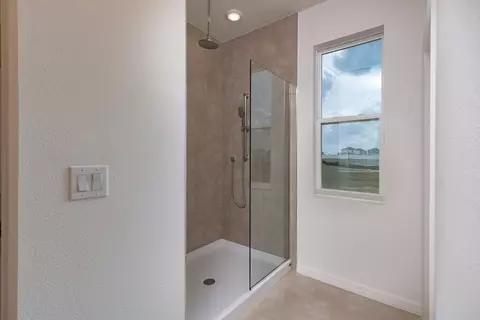 Bath - 5989 Ali Grace Dr, Saint Cloud, FL 34771 photo 5 of 6