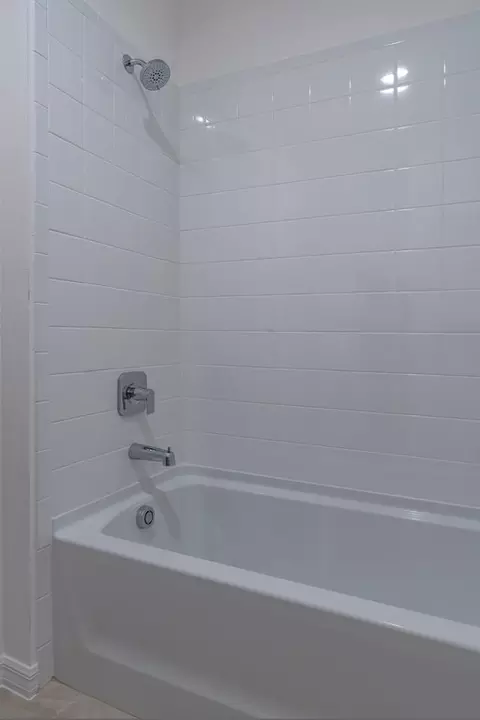Bath - 5989 Ali Grace Dr, Saint Cloud, FL 34771 photo 3 of 6