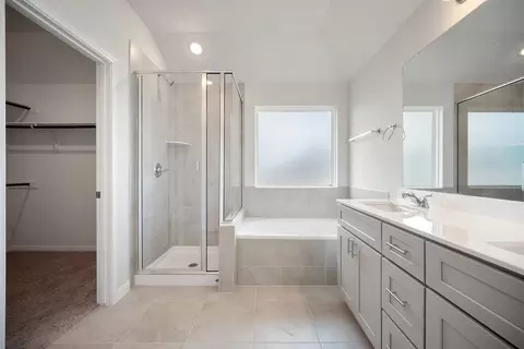 Bath - 6570 Marsh Ln, Buda, TX 78610 photo 1 of 3