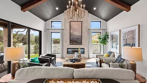 Living - 320 Vale Run, Kyle, TX 78640 photo 2 of 3