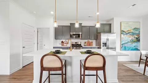 Kitchen - 705 Spruce Cir, Calera, AL 35040 photo 5 of 6