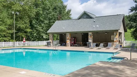 Exterior - 705 Spruce Cir, Calera, AL 35040 photo 6 of 7