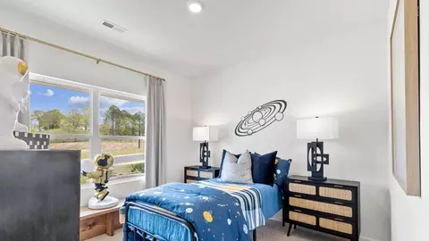 Bedroom - 705 Spruce Cir, Calera, AL 35040 photo 9 of 11